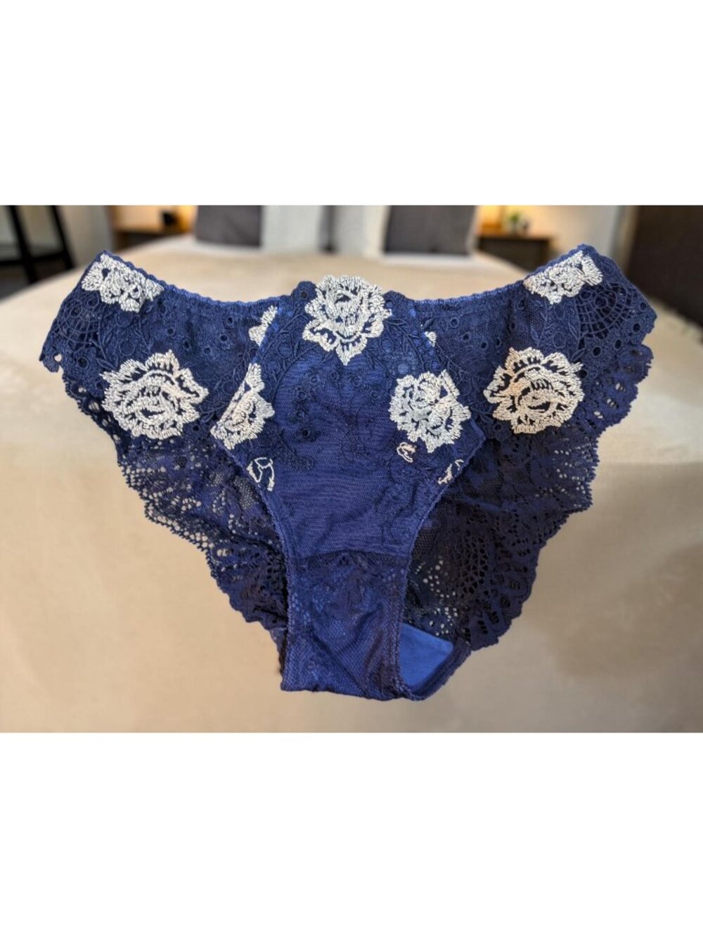 Bradelis New York Women's Lace White Floral Panty Blue Size M NEW WITHOUT TAGS!